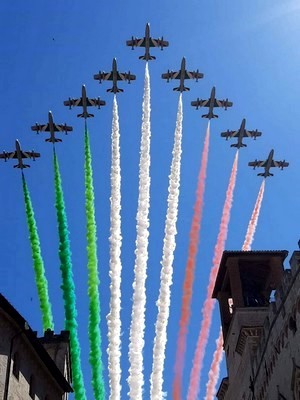  le Frecce Tricolori sorvolano Perugia, 26/05/2020 